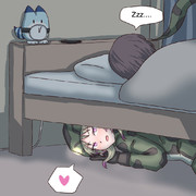 隊長のベッドの下に潜むアカニシさん