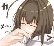 寝てるときに手を近づけると甘噛みされる