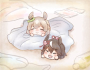 脱ぎ捨てられた服で遊ぶきたさと