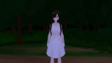森の中にワンピースの少女