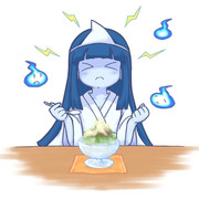 かき氷をeatする女の子幽霊さん