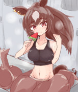 カブトムシ着ぐるみを脱いで休んでるシリウス