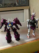 手足を交換したエアリアルとディランザグエル専用機