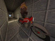 ホテルの廊下でバイクが大暴れ