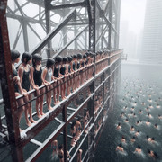 見てるだけ？　でも爪先が冷たいよ！