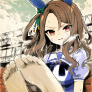 親密度0のキングヘイローに「足裏を見せてほしい」と土下座した時の反応