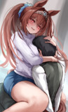 ギュ