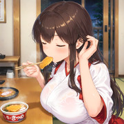 赤いきつねを食べる赤城さん
