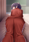 うつ伏せジャージポニーテール女子