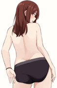 下着の食い込みが気になる紗希ちゃん