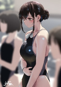お腹を気にしてる長身の子