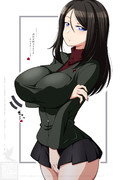 制服姿で寄せるノンナさん