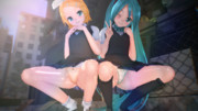 二人で下品なポーズ・・・♥︎