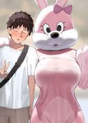中の人の巨乳が隠しきれていない着ぐるみ　その１
