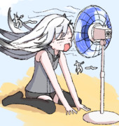 扇風機で涼むアリアルさん