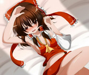 腋と巫女と賽銭箱と。