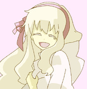 フードを少しだけ揺らしてみせた