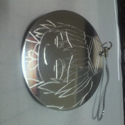 メタリックな布都