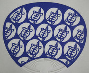 切り絵うちわ　すっぽん？