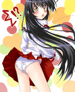 なんでスカートめくるのっ！？