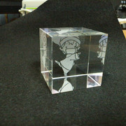 [痛グラス]ガラスキューブに妖精さん彫ってみた[人類は衰退しました]