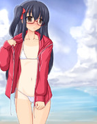 水着を恥ずかしがる眼鏡っ娘