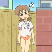 下着姿でお散歩するゆっこ