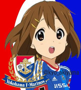 平沢唯、マリノスのユニに袖を通す！