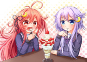 パフェを食べるやようづ