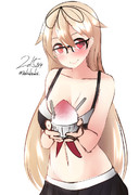 一緒にかき氷食べたそうに持ってくる夕立（眼鏡差分