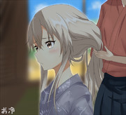 秋祭りに行くために渋々着付けをしてもらう島風