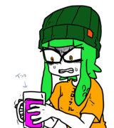 敵のインクを飲む直前のイカ