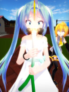 ちびミク、ちびネルのネギ?を盗み食いする