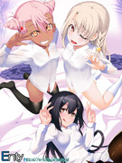 女の子たちがダブルピースしてるだけですョ