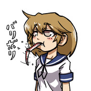 カニを砕いてカニのエサにする朧さん