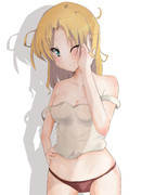 寝起きサンダース隊長