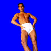 見下ろすホリ・トオル