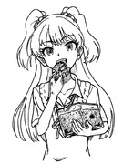 好物のカブトムシでタンパク質を補給する城ヶ崎莉嘉