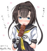 牛串を頬張る秋月