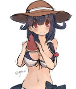 水着大鯨とスイカ