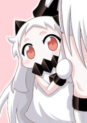 わんこの横から覗くほっぽちゃん