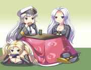 こたつでくつろぐヨークタウン姉妹