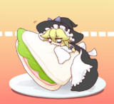 大きいサンドイッチを食べるYUH姉貴