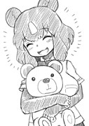 ぬいぐるみにデレてるヒグマさん