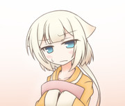 な、何ですか人の顔じっと見て…