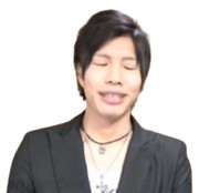 涙を堪える関東クレーマーPNG