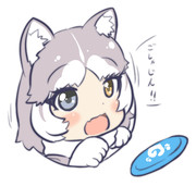 穴から突然現れて遊びを催促するイエイヌちゃん。