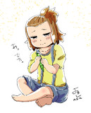 そら豆の皮をむく律っちゃん