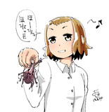 カブト虫で挑発する律っちゃん
