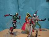恐怖の武器が三人ライダーを狙う